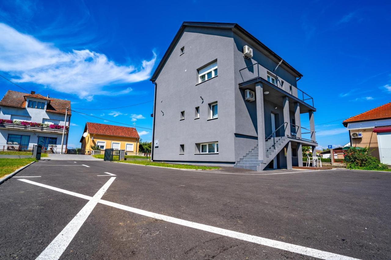 Km Therooms Bjelovar Exteriör bild
